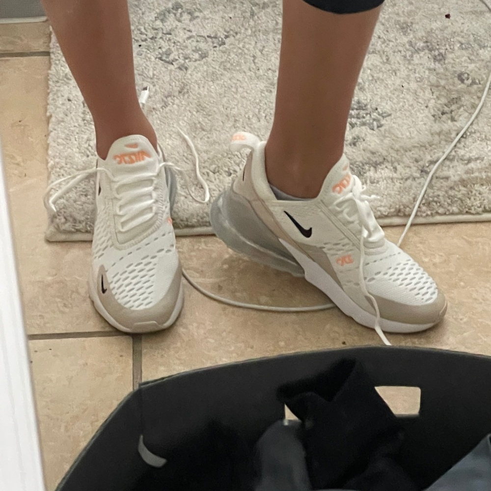 Slightly worn air max 270